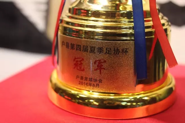 克瓦拉茨赫利亚与登贝莱受伤，阿克利乌什迎来上场良机